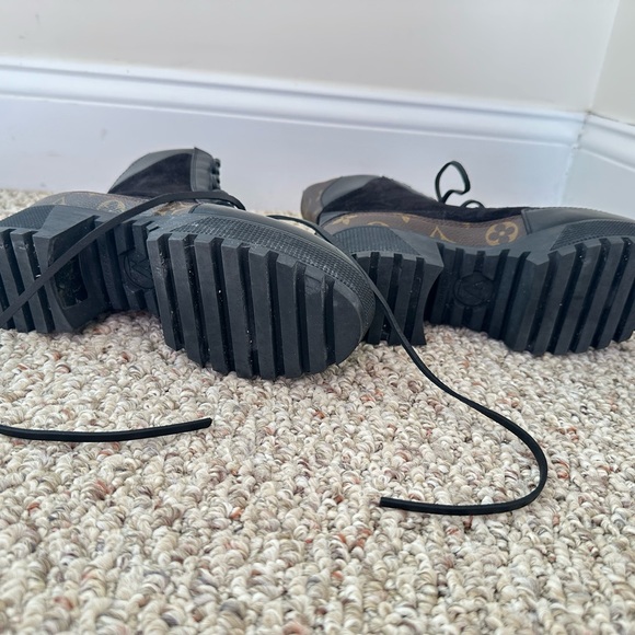 Louis Vuitton Black and Brown Lace Up Boots - Picture 4 of 8